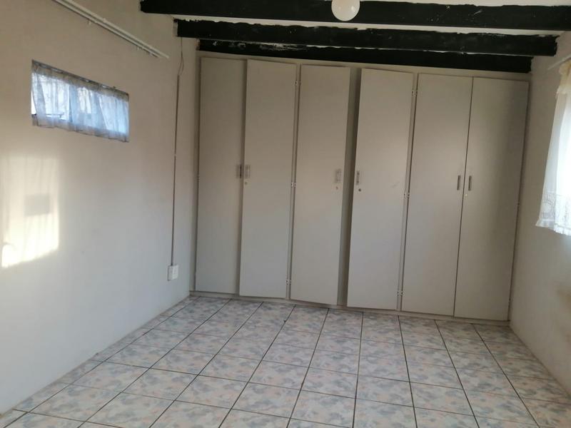 To Let 1 Bedroom Property for Rent in Strubenvale Gauteng