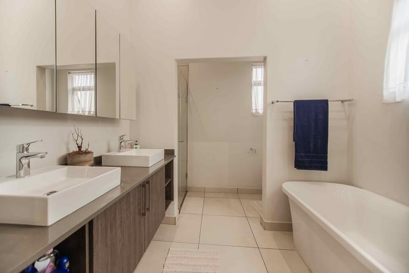 To Let 4 Bedroom Property for Rent in Copperleaf Estate Gauteng