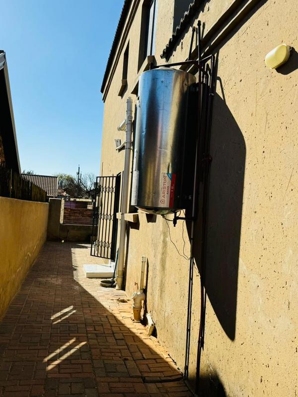 4 Bedroom Property for Sale in Vosloorus Gauteng