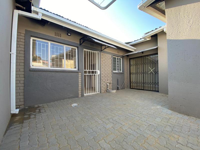 To Let 4 Bedroom Property for Rent in Edenvale Gauteng
