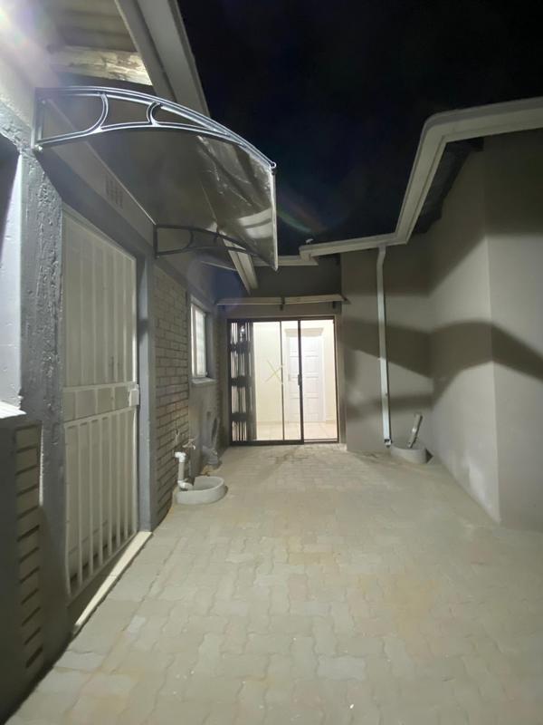 To Let 4 Bedroom Property for Rent in Edenvale Gauteng