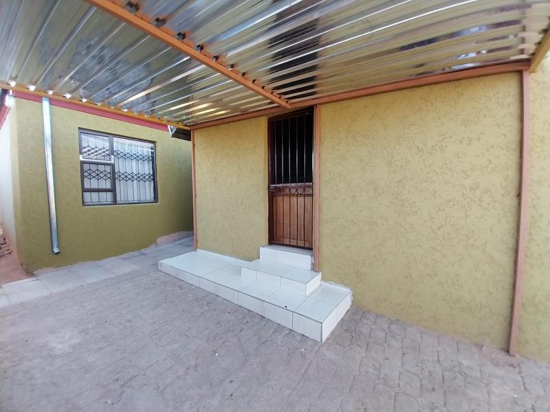 2 Bedroom Property for Sale in Soshanguve GG Gauteng