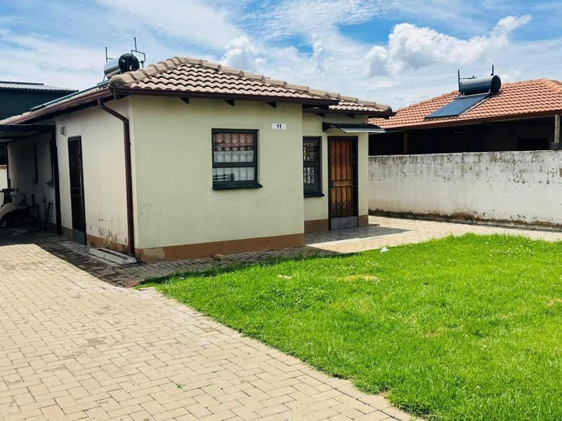 3 Bedroom Property for Sale in Klippoortjie Gauteng