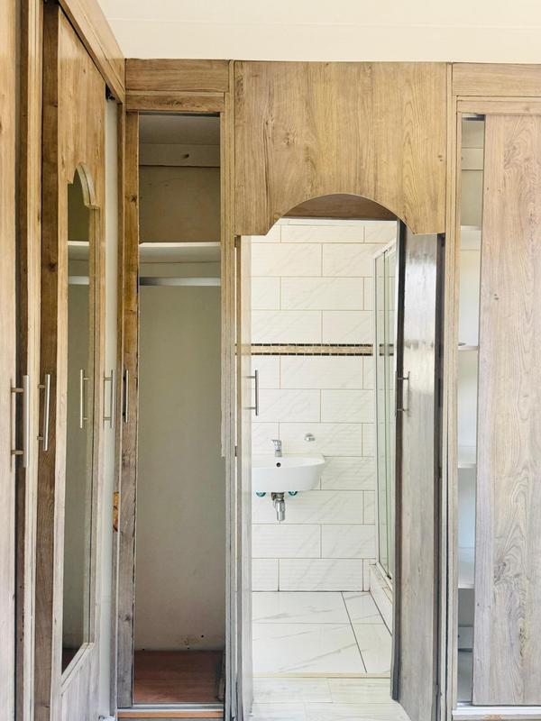 3 Bedroom Property for Sale in Klippoortjie Gauteng