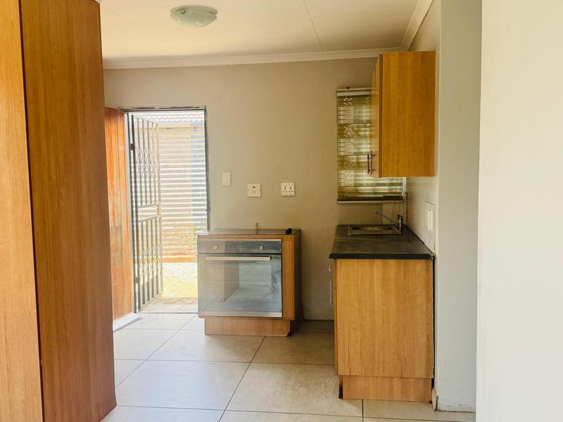 3 Bedroom Property for Sale in Klippoortjie Gauteng