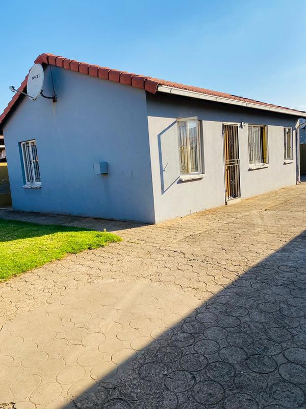 3 Bedroom Property for Sale in Windmill Park Gauteng