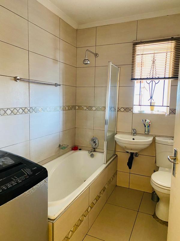 3 Bedroom Property for Sale in Windmill Park Gauteng