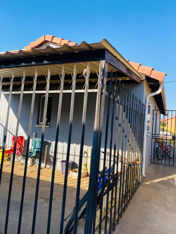 3 Bedroom Property for Sale in Windmill Park Gauteng