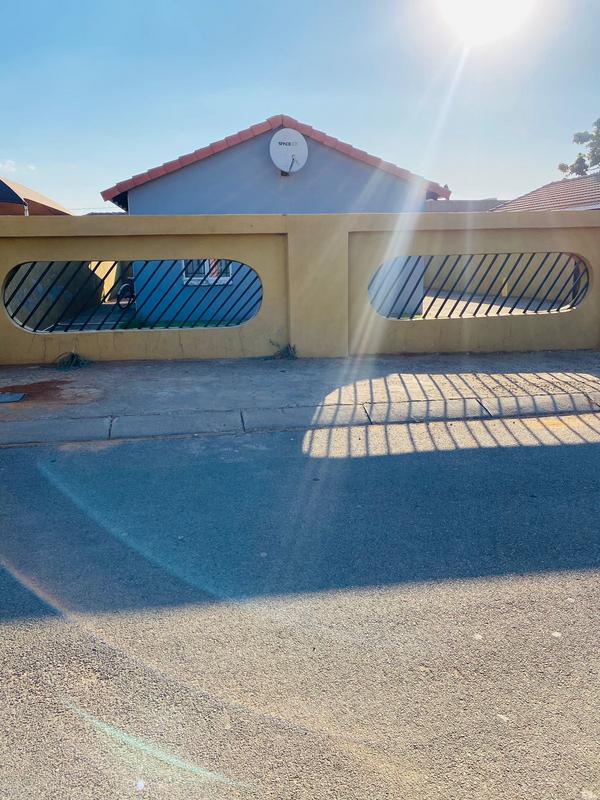3 Bedroom Property for Sale in Windmill Park Gauteng
