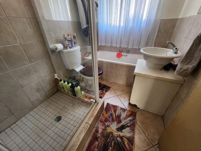 2 Bedroom Property for Sale in Greenhills Gauteng