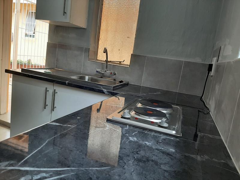 To Let 1 Bedroom Property for Rent in Bonaero Park Gauteng