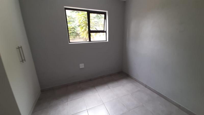 To Let 1 Bedroom Property for Rent in Bonaero Park Gauteng