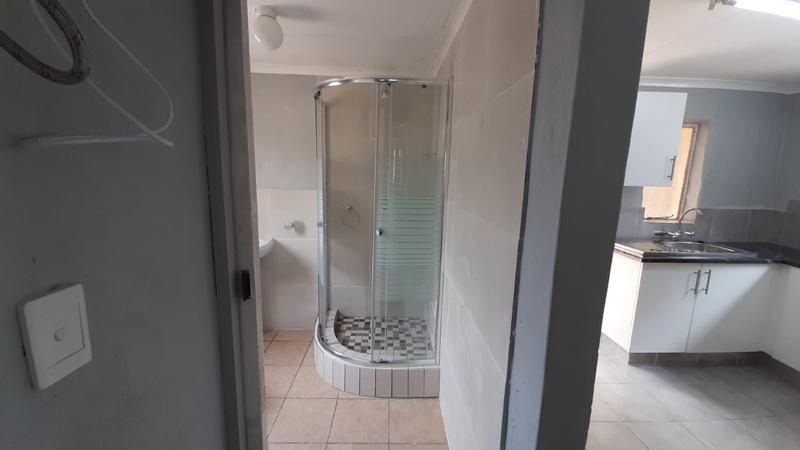 To Let 1 Bedroom Property for Rent in Bonaero Park Gauteng