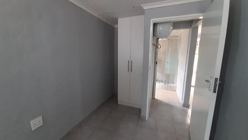 To Let 1 Bedroom Property for Rent in Bonaero Park Gauteng