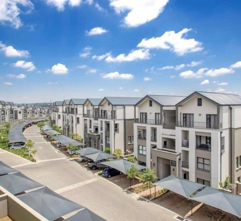 2 Bedroom Property for Sale in Waterfall Gauteng