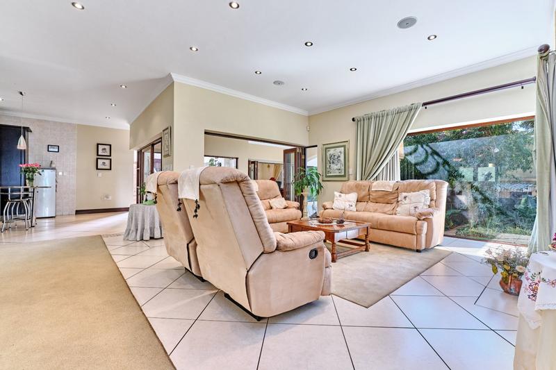 3 Bedroom Property for Sale in Featherbrooke Estate Gauteng