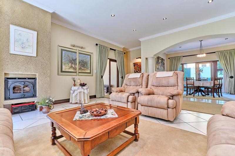 3 Bedroom Property for Sale in Featherbrooke Estate Gauteng