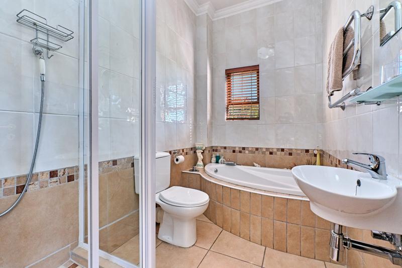 3 Bedroom Property for Sale in Featherbrooke Estate Gauteng