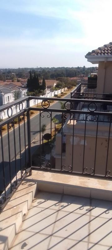 3 Bedroom Property for Sale in Carlswald Gauteng