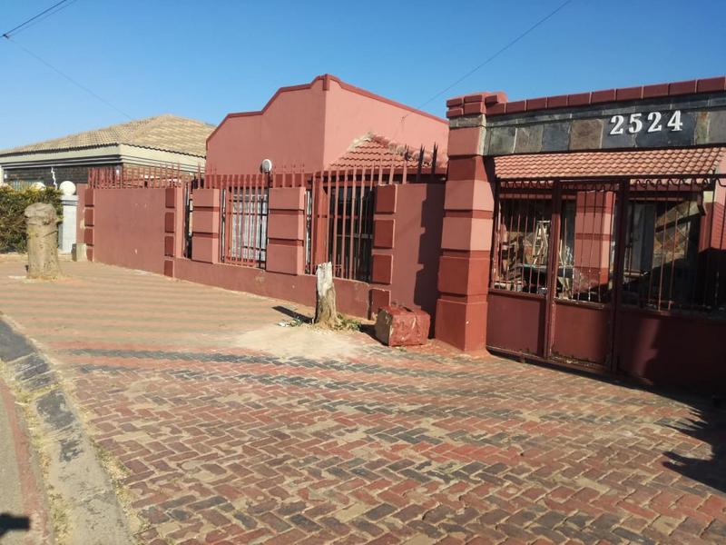 3 Bedroom Property for Sale in Toekomsrus Gauteng