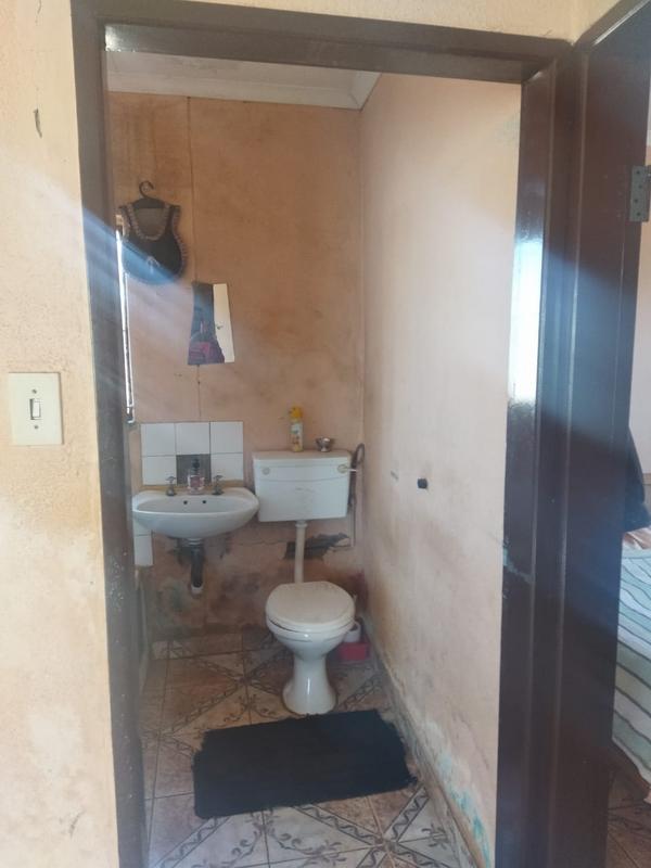 2 Bedroom Property for Sale in Daveyton Gauteng