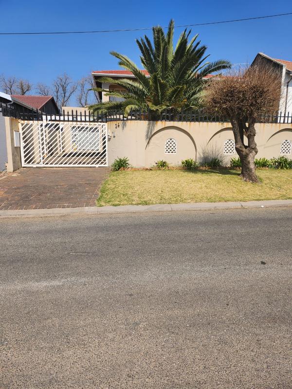 4 Bedroom Property for Sale in Kensington Gauteng