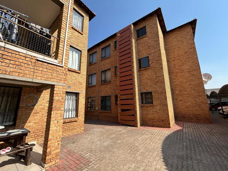 3 Bedroom Property for Sale in Klippoortje Gauteng