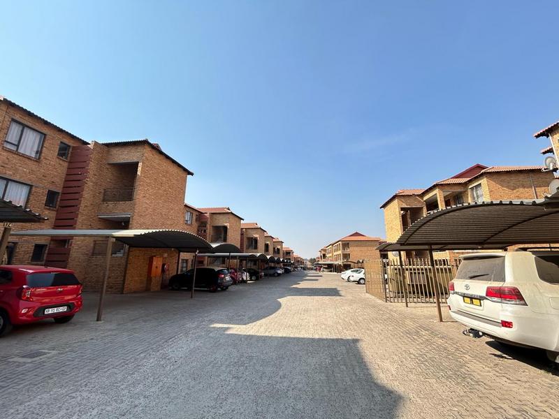 3 Bedroom Property for Sale in Klippoortje Gauteng