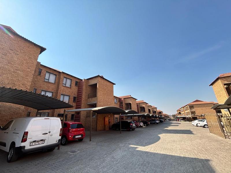 3 Bedroom Property for Sale in Klippoortje Gauteng