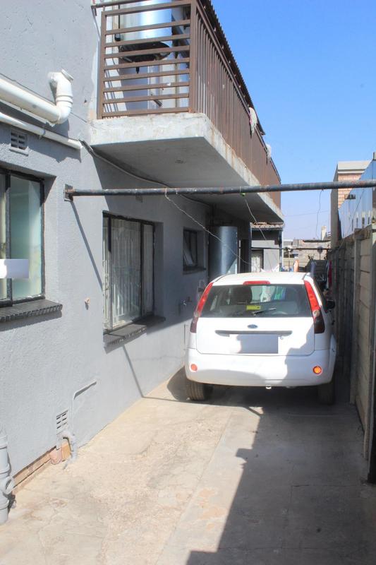 10 Bedroom Property for Sale in Pimville Zone 5 Gauteng