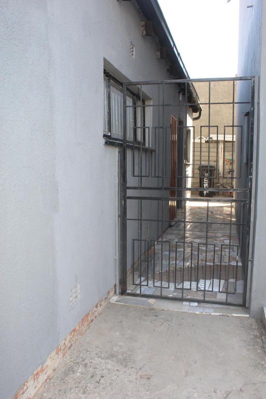 10 Bedroom Property for Sale in Pimville Zone 5 Gauteng