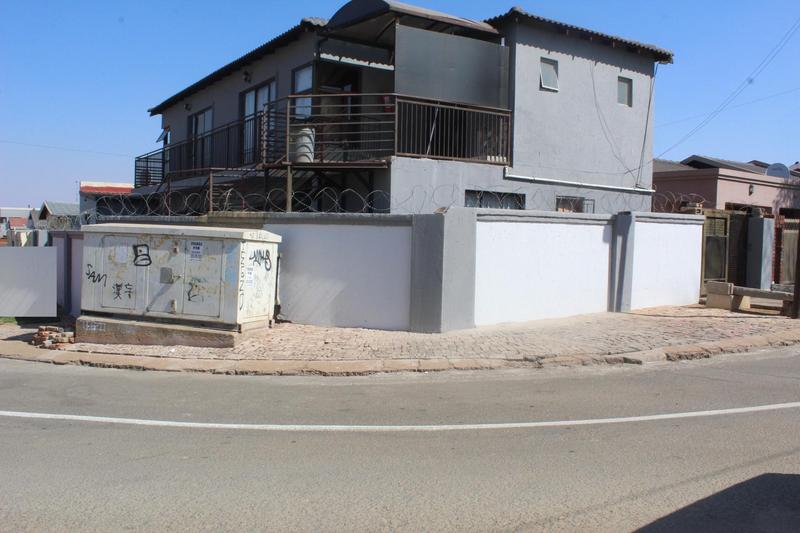 10 Bedroom Property for Sale in Pimville Zone 5 Gauteng