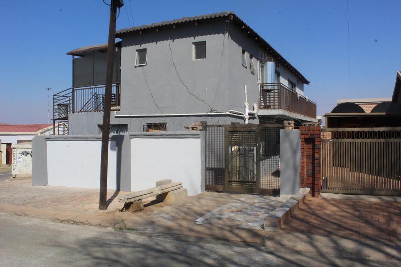 10 Bedroom Property for Sale in Pimville Zone 5 Gauteng