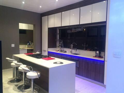 5 Bedroom Property for Sale in Sandringham Gauteng