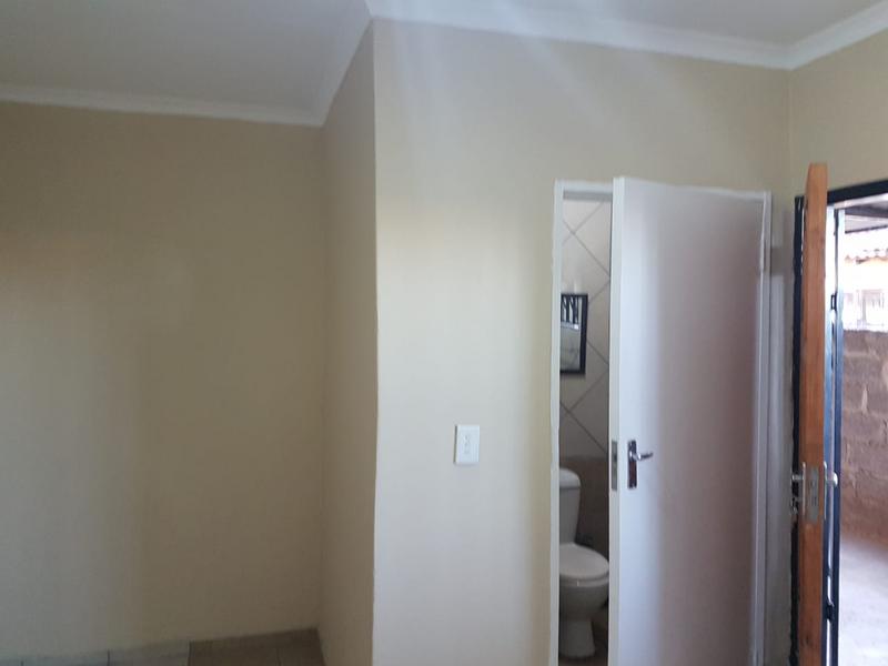 To Let 1 Bedroom Property for Rent in Vosloorus Ext 7 Gauteng