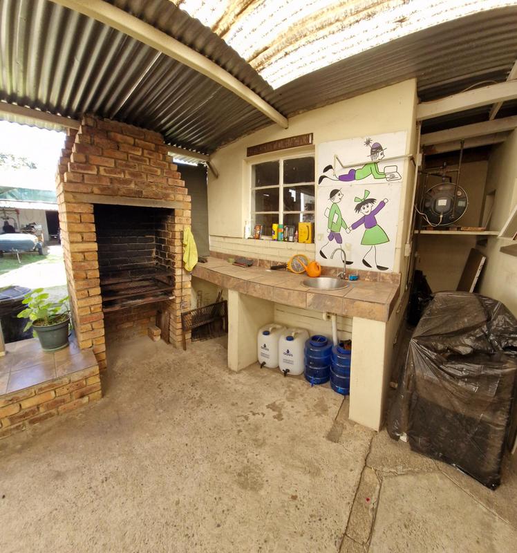 4 Bedroom Property for Sale in Geduld Gauteng