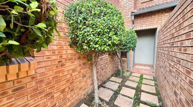 4 Bedroom Property for Sale in Equestria Gauteng