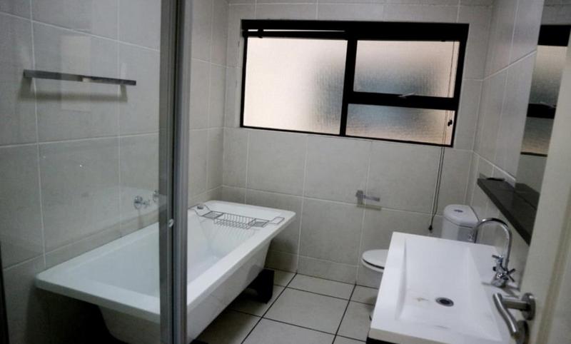 2 Bedroom Property for Sale in Greenstone Hill Gauteng