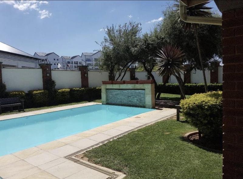 2 Bedroom Property for Sale in Greenstone Hill Gauteng