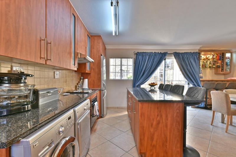 3 Bedroom Property for Sale in Wilgeheuwel Gauteng