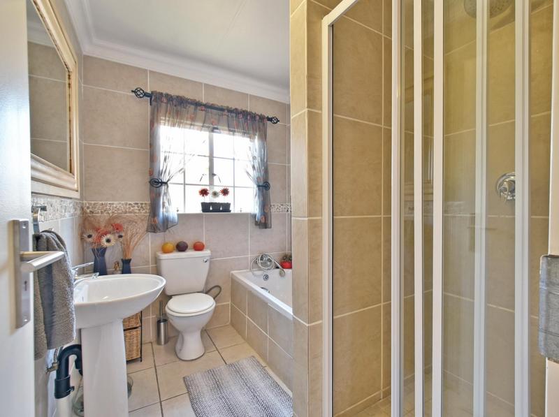 3 Bedroom Property for Sale in Wilgeheuwel Gauteng