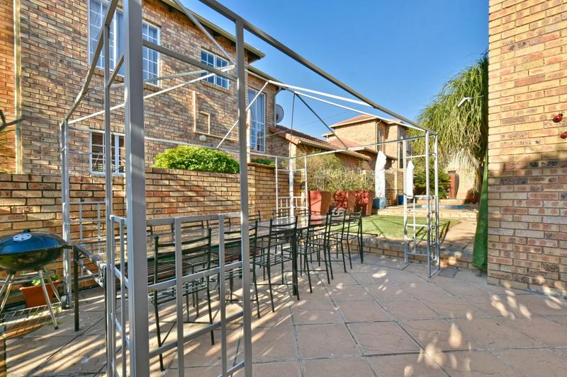 3 Bedroom Property for Sale in Wilgeheuwel Gauteng