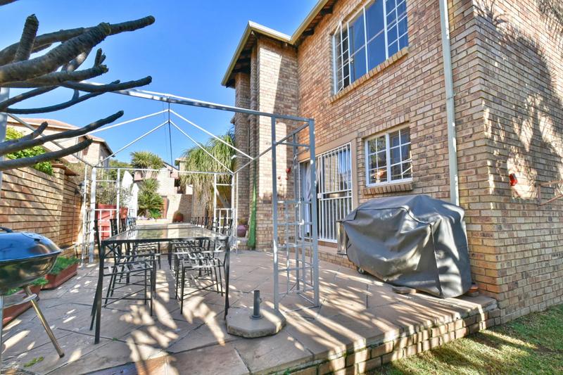 3 Bedroom Property for Sale in Wilgeheuwel Gauteng