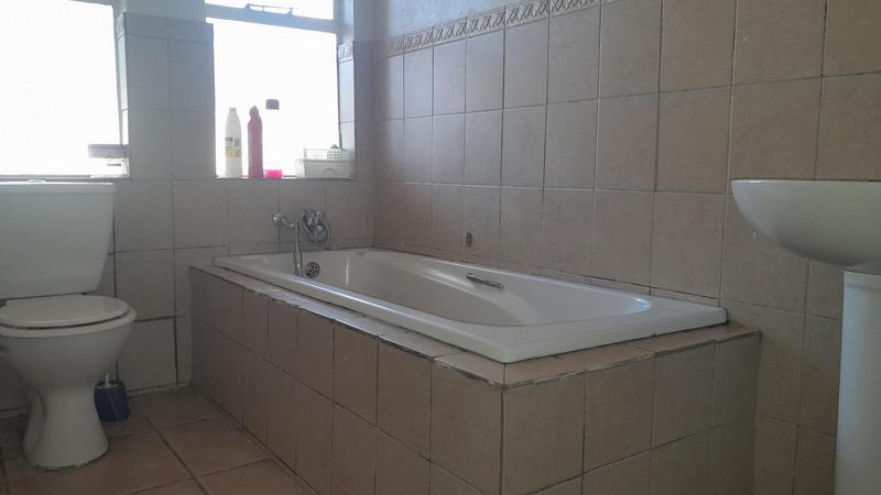2 Bedroom Property for Sale in Sundowner Gauteng