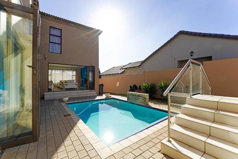 To Let 4 Bedroom Property for Rent in Cedar Creek Gauteng