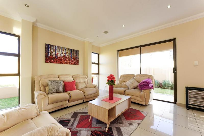 To Let 4 Bedroom Property for Rent in Cedar Creek Gauteng