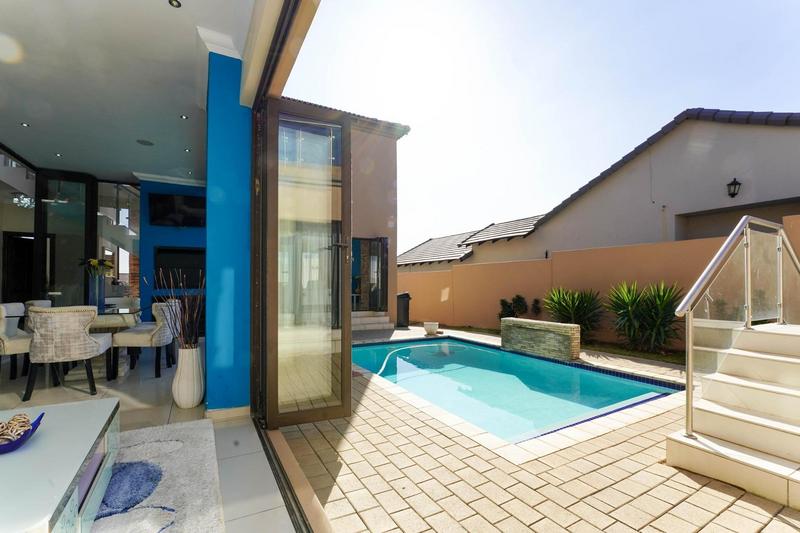 To Let 4 Bedroom Property for Rent in Cedar Creek Gauteng