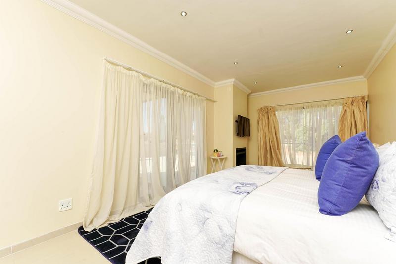 To Let 4 Bedroom Property for Rent in Cedar Creek Gauteng