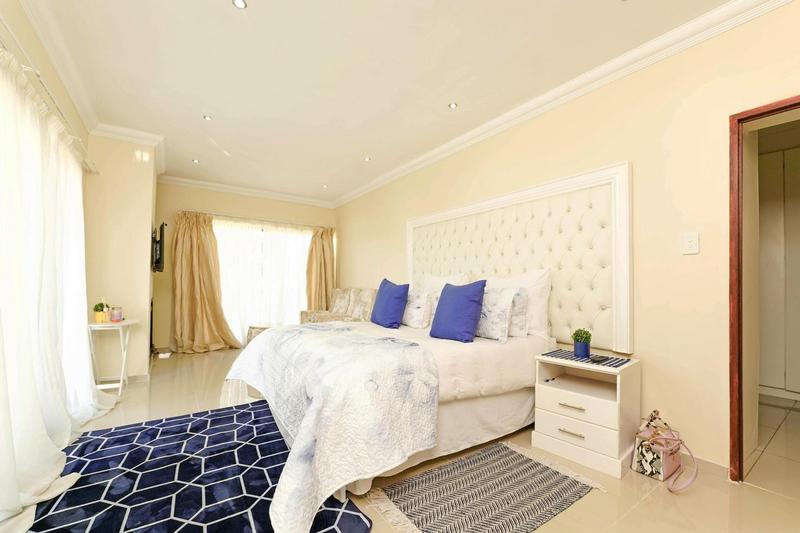 To Let 4 Bedroom Property for Rent in Cedar Creek Gauteng