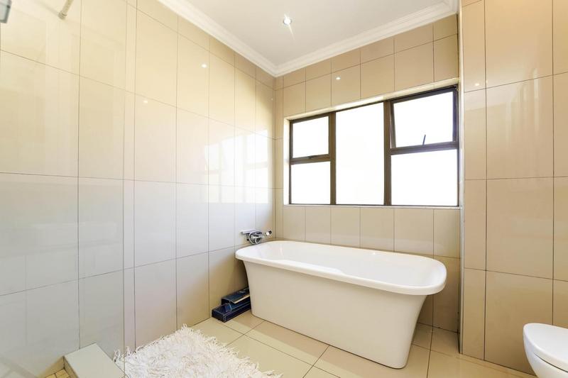 To Let 4 Bedroom Property for Rent in Cedar Creek Gauteng